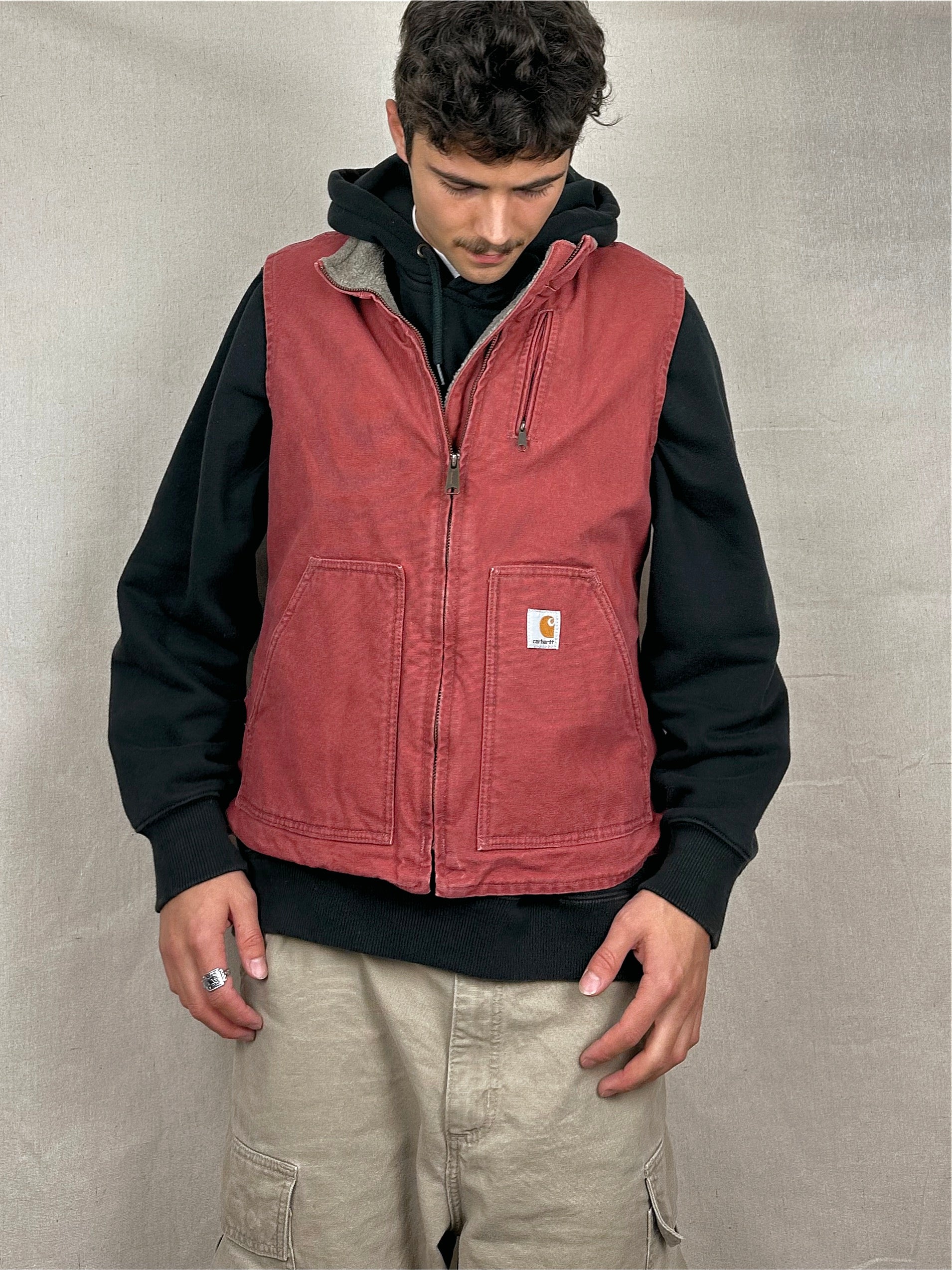 Red deals carhartt vest