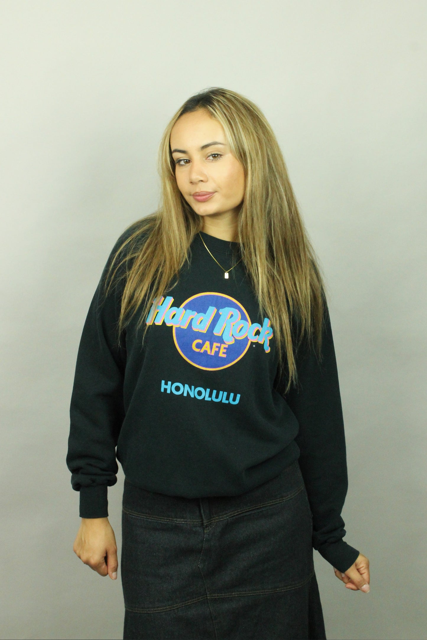 90's Hard Rock Cafe Honolulu USA Made Vintage Lightweight Sweatshirt Size 8-10