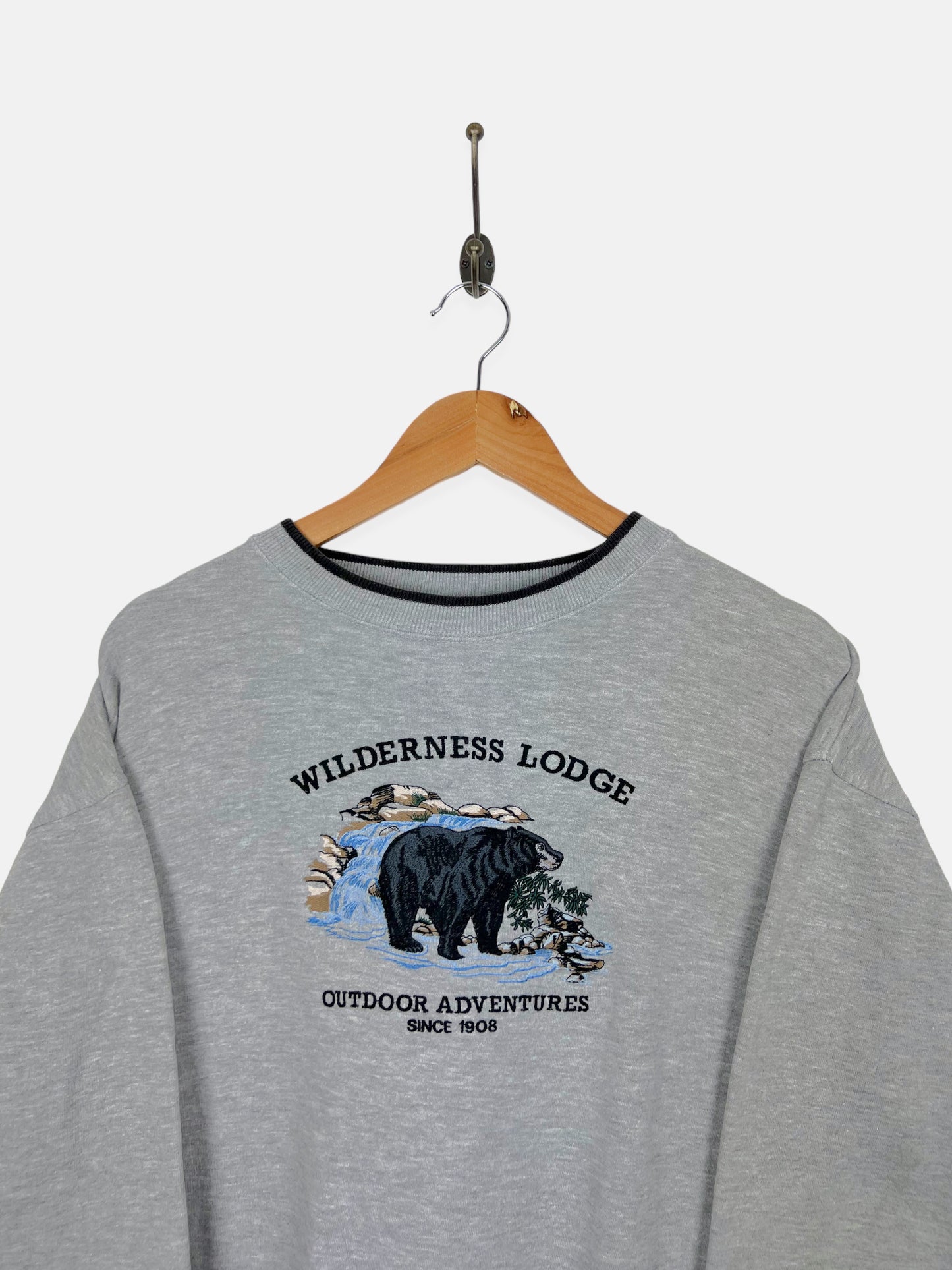 90's Wilderness Lodge Embroidered Vintage Sweatshirt Size 10-12