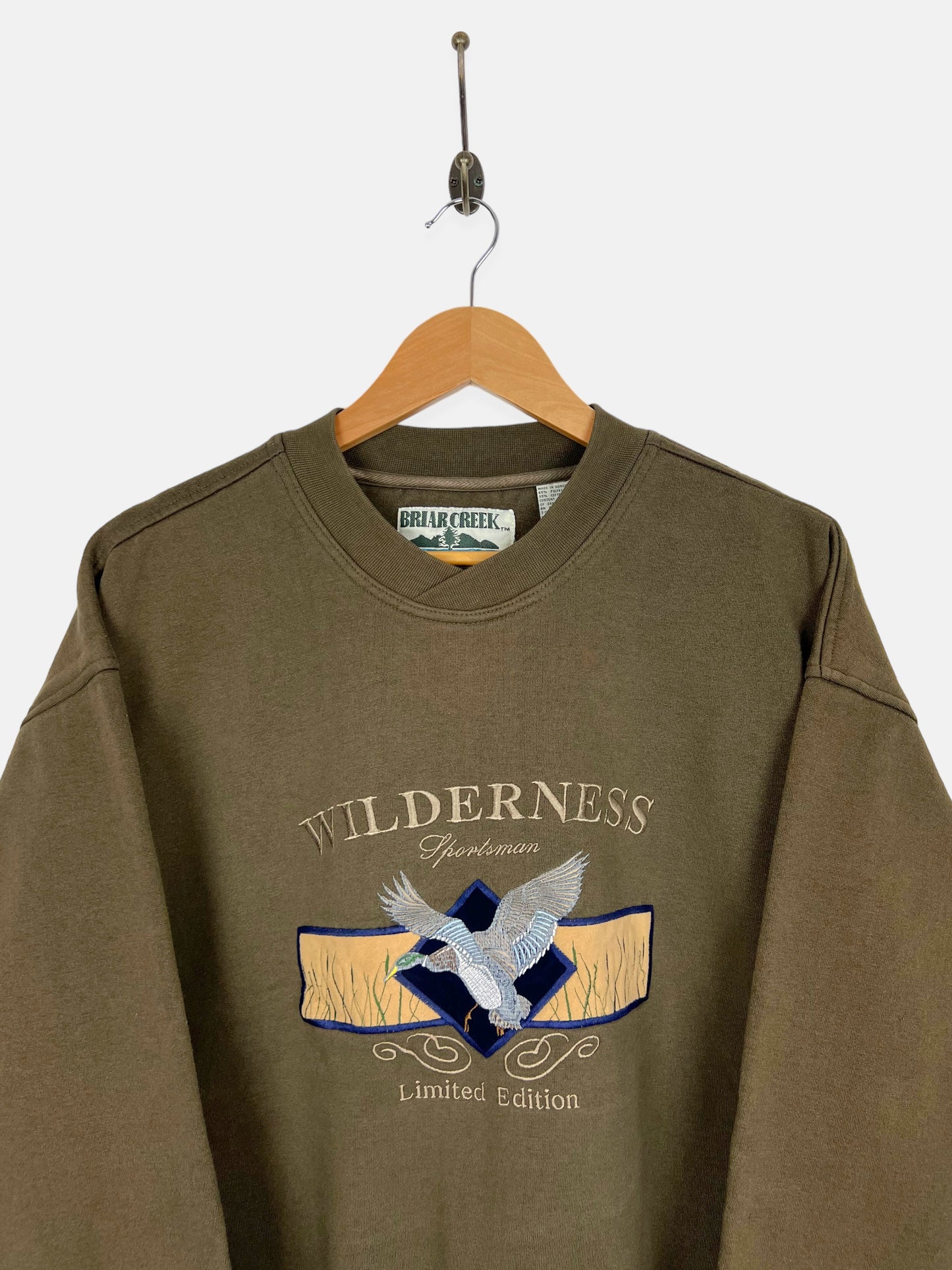 90's Wilderness Sportsman Embroidered Vintage Sweatshirt Size M